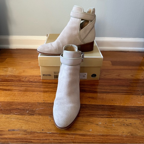 Michael Kors Boots - Picture 2 of 11